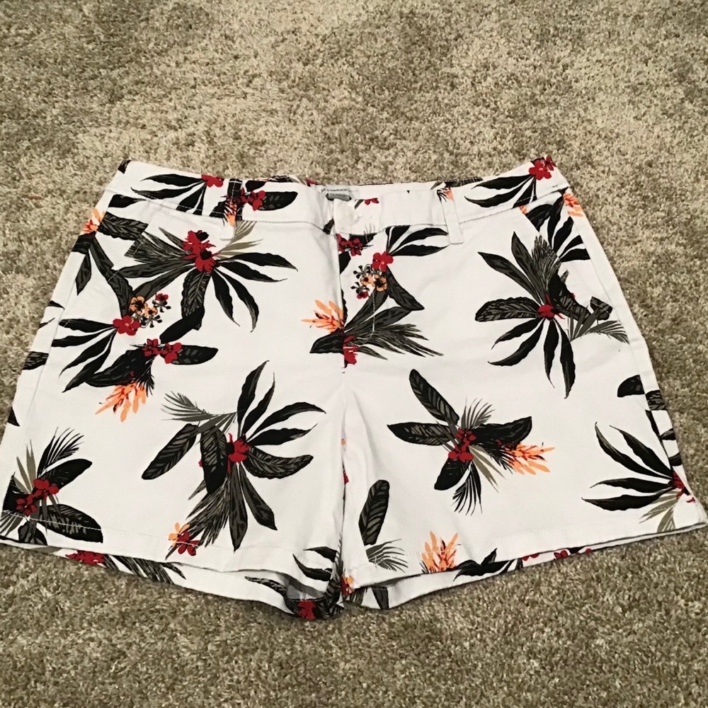 Liz Claiborne Classic Shorts - Size 10